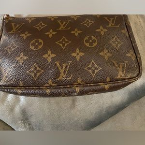 Louis Vuitton Pochette